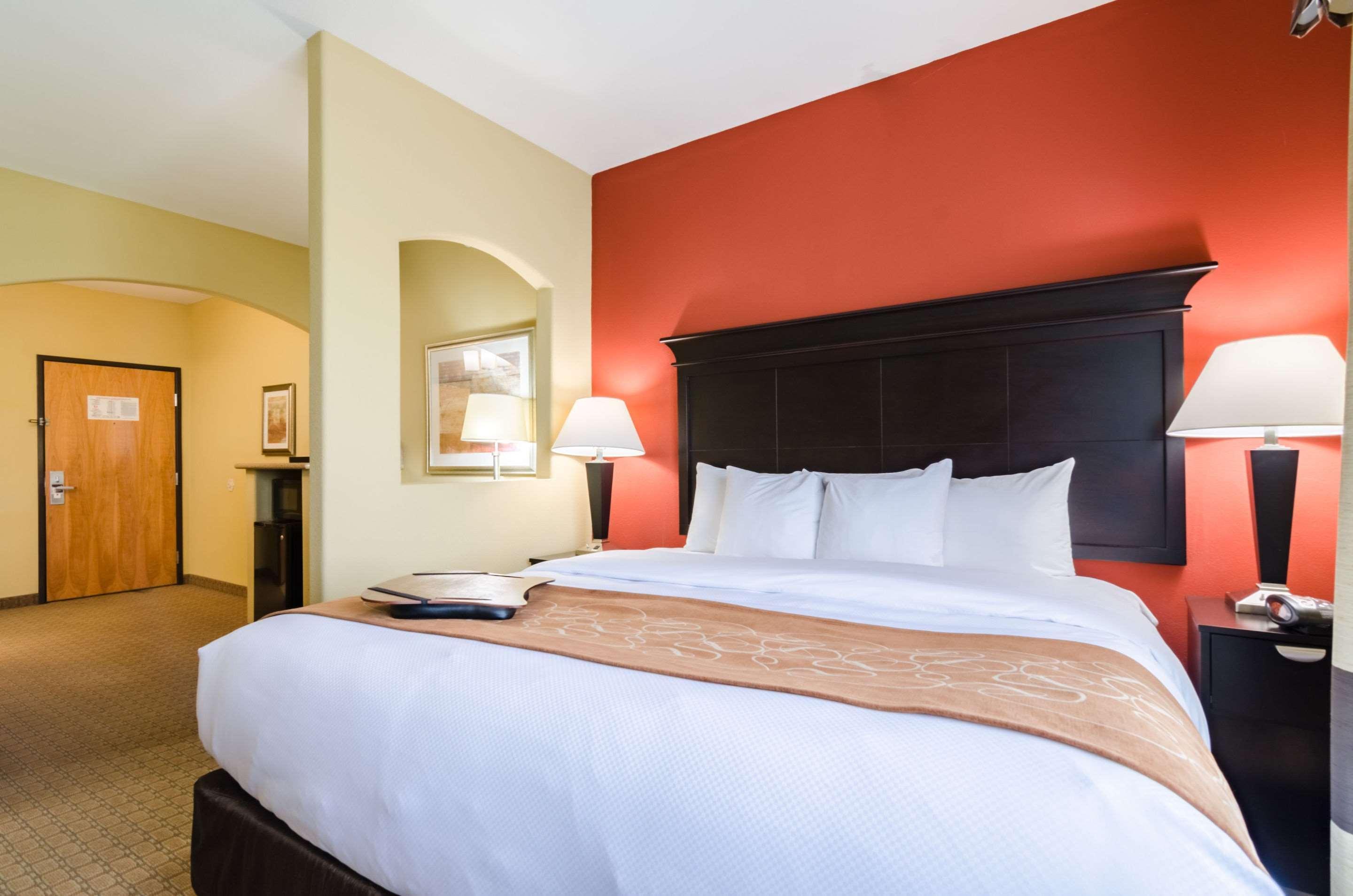 Comfort Suites Salina South エクステリア 写真
