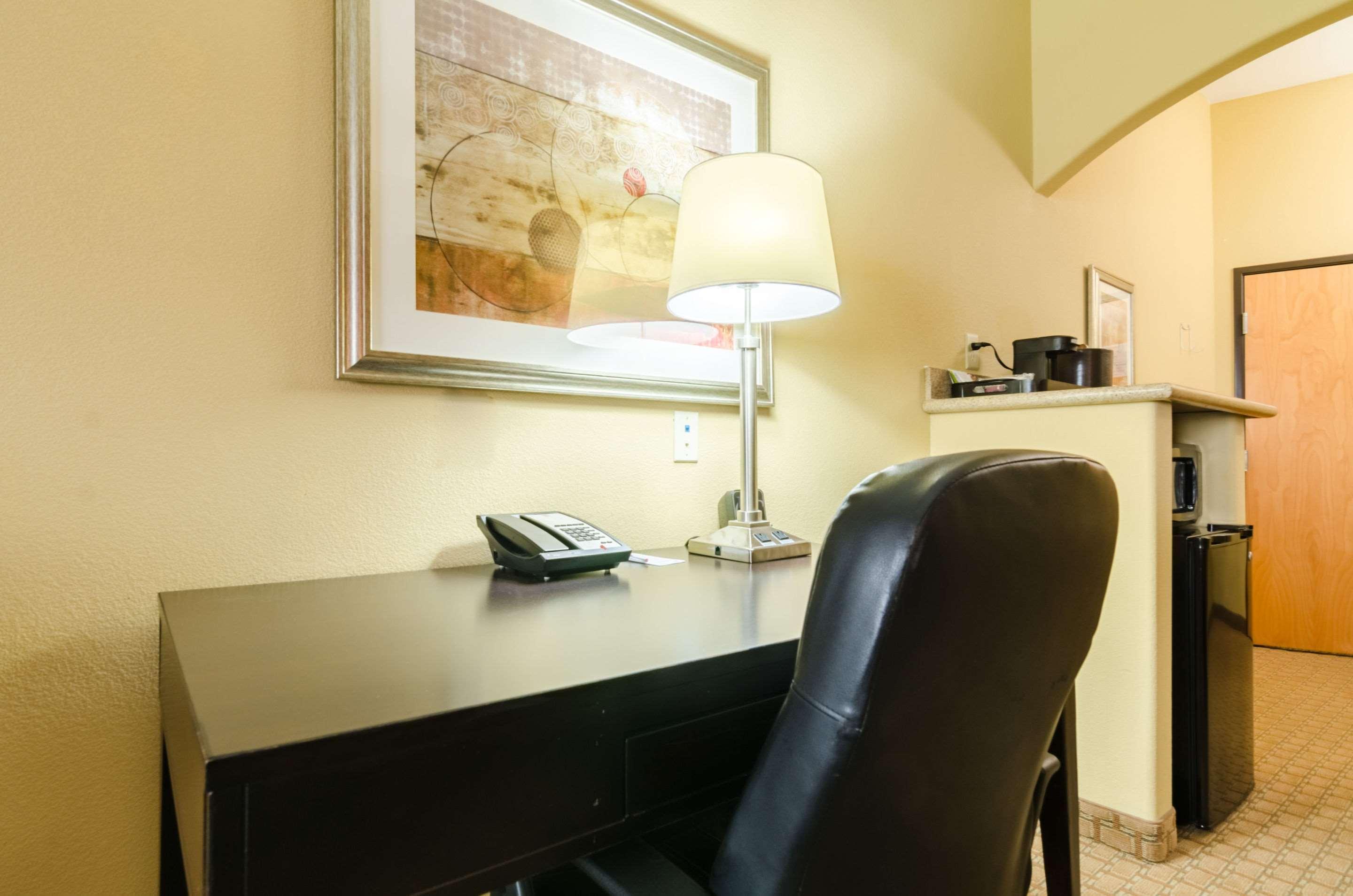 Comfort Suites Salina South エクステリア 写真