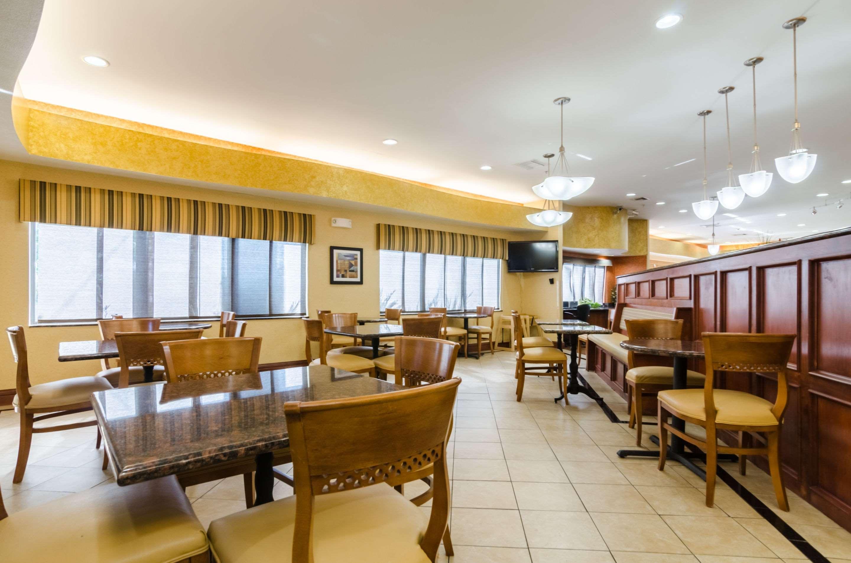 Comfort Suites Salina South エクステリア 写真