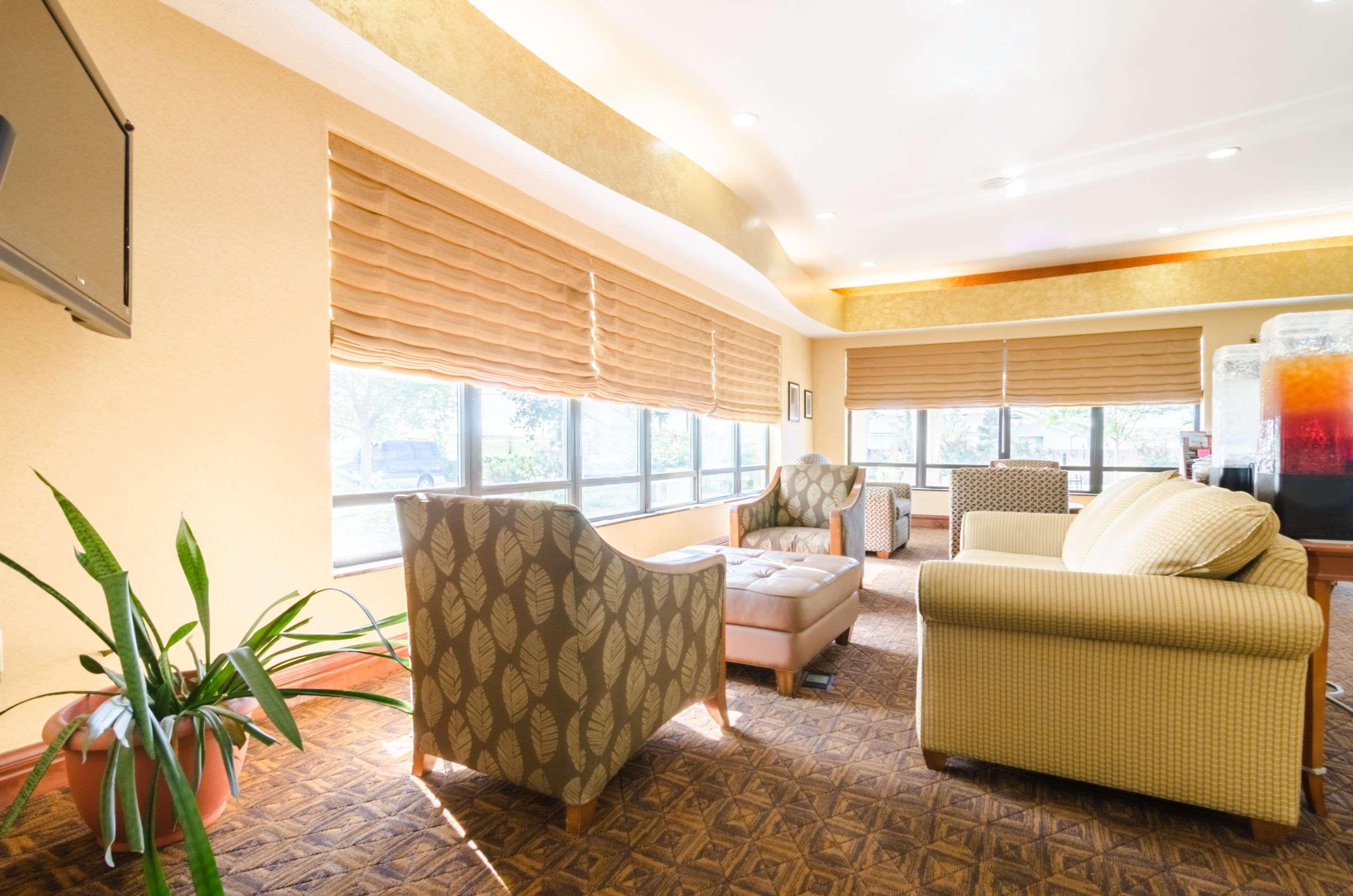 Comfort Suites Salina South エクステリア 写真