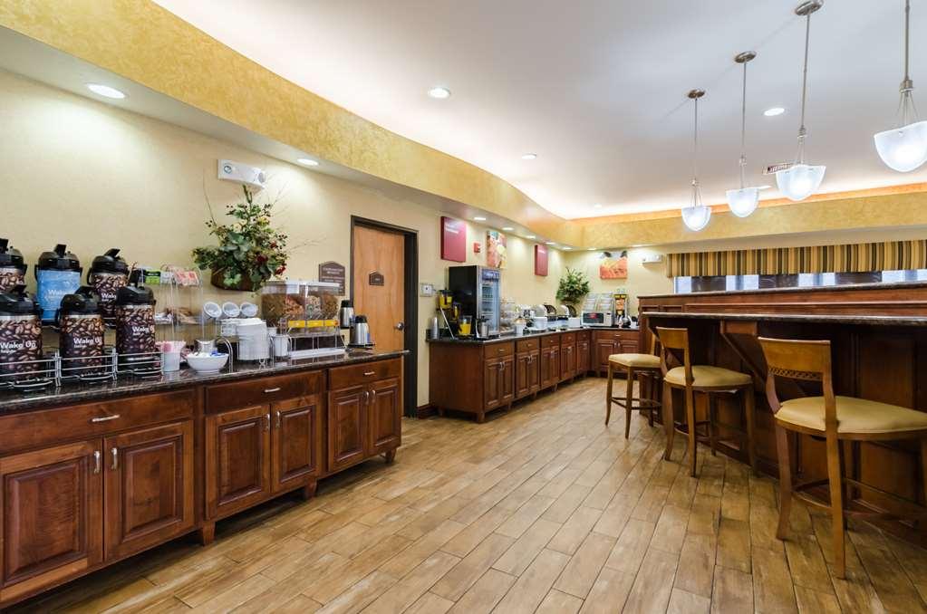 Comfort Suites Salina South レストラン 写真