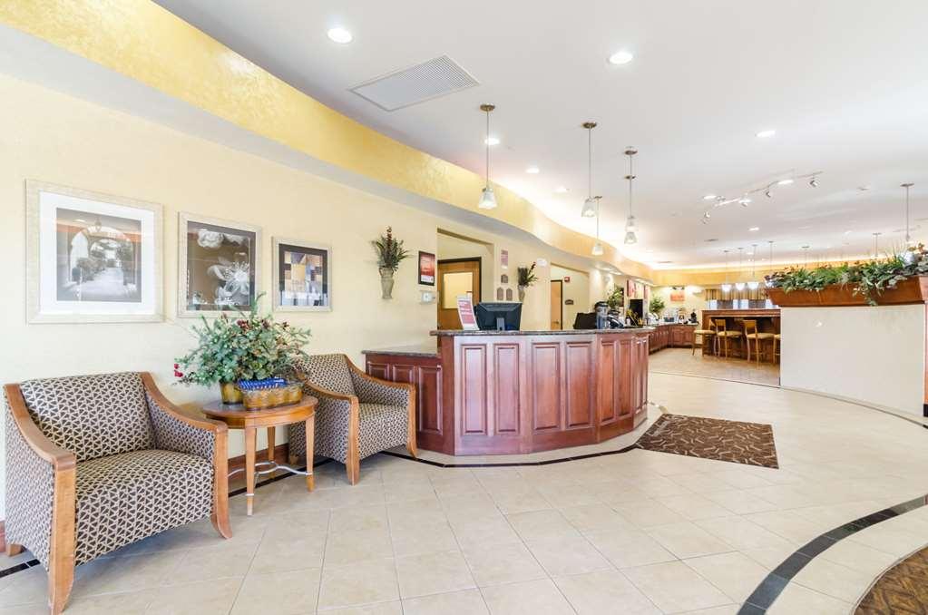 Comfort Suites Salina South インテリア 写真