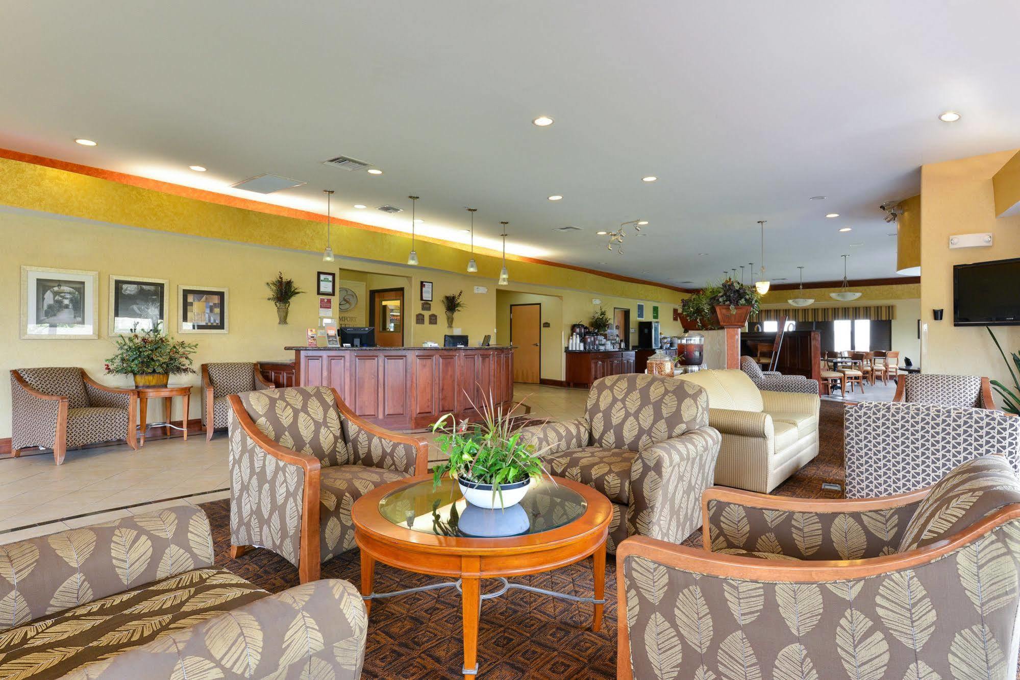 Comfort Suites Salina South エクステリア 写真